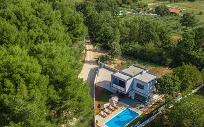 Villa Eva Tar