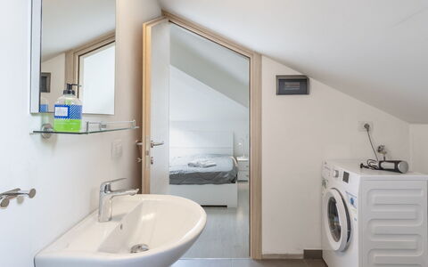 Meina 150: Pavimentazione, Interior Design, Idraulico Fixture, Pavimento, Soffitto, Bagno, Camera, Idraulico, Casa, Rubinetto