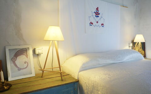Chiarotti: Letto, Mobilia, Bedding, Camera Da Letto, Lenzuolo, Parete, Interior Design, Biancheria, Camera, Pavimento