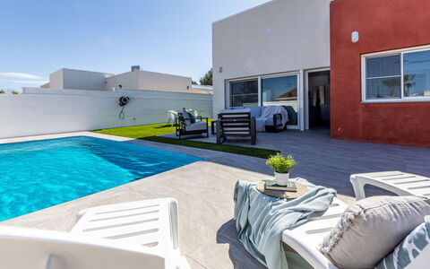 Grobro Ii: Parete, Facciata, Casa, Porta, Villetta, Estate, Muro ​​Di Pietra, Finestra A Ghigliottina, Villa, Agriturismo