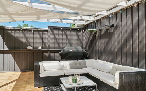 Veljan - 1.2Km from the Sea: Appartamento, Condominio, Estate, Balcone, Villa, Hotel