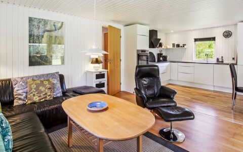 Alia - 30Km from the Sea: Estate, Shade, Driveway, Agriturismo