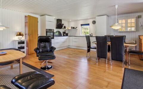 Alia - 30Km from the Sea: Estate, Shade, Driveway, Agriturismo