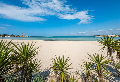 Casa Isidoro, Ac, Seaside: Blu, Cielo, Acqua, Spiaggia, Giorno, Corpo D'Acqua, Orizzonte, Costa, Costiera E Morfologie Oceanic, Mare
