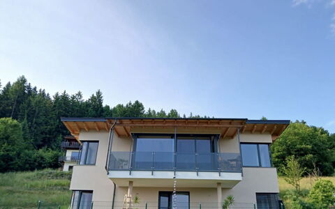 Villa Techelsberg: Casa, Zona Residenziale, Casa, Tetto, Balcone, Lotto, Villetta, Portico, Estate, Agriturismo