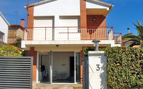 Estiu: Proprietà, Casa, Casa, Costruzione, Immobiliare, Zona Residenziale, Facciata, Architettura, Appartamento, Proprietà Del Materiale