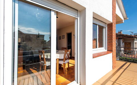 Estiu: Proprietà, Casa, Casa, Costruzione, Immobiliare, Porta, Zona Residenziale, Facciata, Finestra, Camera