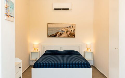 Sanremo 717: Mobilia, Interior Design, Letto, Camera Da Letto, Lenzuolo, Pavimento, Bedding, Legna, Pavimentazione, Camera