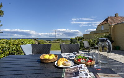 Ilze - 20M from the Sea