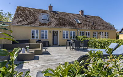Ilze - 20M from the Sea