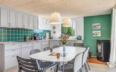 Naya - 500M from the Sea: Mobilia, Interior Design, Pavimentazione, Cucina & Sala Da Pranzo Tavolo, Cucina, Tavolo, Soffitto, Sedia, Sala Da Pranzo, Pavimento