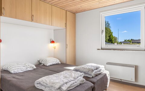 Naya - 500M from the Sea: Interior Design, Letto, Mobilia, Parete, Camera Da Letto, Pavimentazione, Pavimento, Legna, Soffitto, Camera