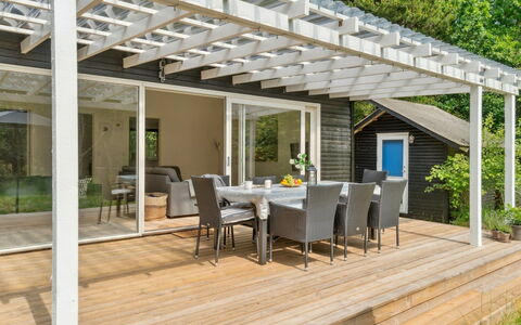 Fridborg - 425M from the Sea: Vegetazione, Arbusto, Primavera, Villetta, Giardino, Shade, Backyard, Cortile, Sedia