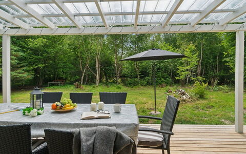 Fridborg - 425M from the Sea: Vegetazione, Arbusto, Primavera, Villetta, Giardino, Shade, Backyard, Cortile, Sedia