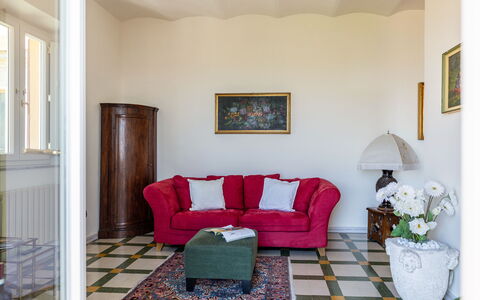 Operapartment: Mobilia, Interior Design, Pavimentazione, Parete, Pavimento, Legna, Divano, Camera, Soggiorno, Casa