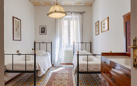 Operapartment: Interior Design, Pavimentazione, Camera Da Letto, Parete, Letto, Mobilia, Pavimento, Legna, Lenzuolo, Bedding