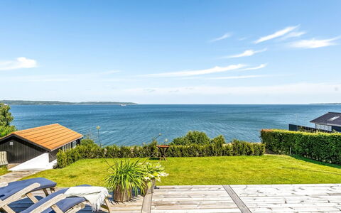Tobias - 45M to the Fjord: Casa, Casa, Porta, Tetto, Villetta, Estate, Giardino, Shade, Raccordo, Cortile
