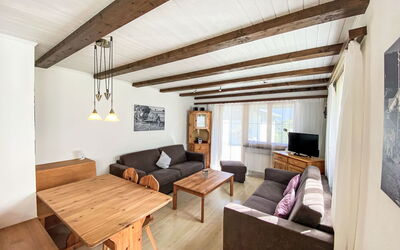 La Siala Apt.1 100.23: Mobilia, Pavimentazione, Interior Design, Pavimento, Legna, Pavimento In Legno, Soffitto, Camera, Divano, Soggiorno