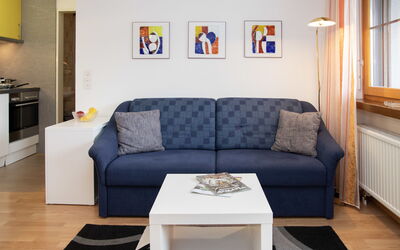 La Siala Apt.47 100.6: Mobilia, Interior Design, Divano, Pavimentazione, Pavimento, Legna, Camera, Soggiorno, Appartamento, Tavolo