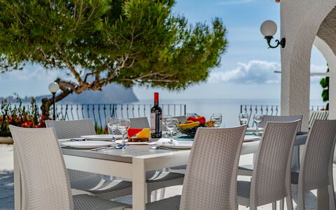 Casela: Mobilia, Mobili Da Esterno, Sedia, Cucina & Sala Da Pranzo Tavolo, Tavolo, Tavolo Esterno, Sala Da Pranzo, Ristorante, Terrazza, Tavolino Da Caffè
