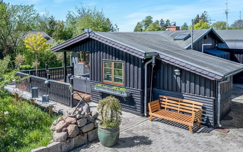 Eljena - 550M from the Sea: Legna, Casa, Portico, Deck, Latifoglie, Tetto, Color Legno, Pavimento In Legno, Eco Hotel