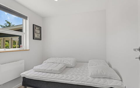 Agneta - 1Km from the Sea: Letto, Camera Da Letto, Interior Design, Parete, Bedding, Lenzuolo, Soffitto, Pavimento, Legna, Pavimentazione