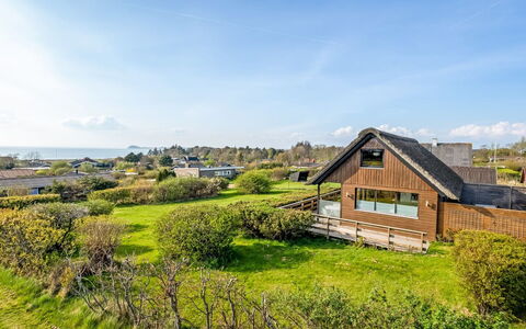 Minza - 150M from the Sea: Estate, Shade, Driveway, Agriturismo