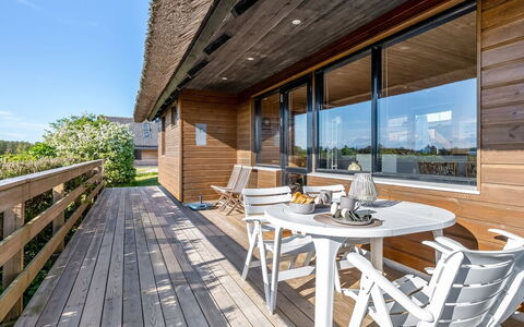 Minza - 150M from the Sea: Estate, Shade, Driveway, Agriturismo