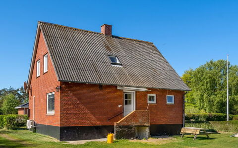 Arben - 900M from the Sea: Legna, Casa, Portico, Deck, Latifoglie, Tetto, Color Legno, Pavimento In Legno, Eco Hotel