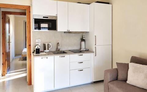 Harmony - Holiday and Workation: Mobilia, Cabinetry, Interior Design, Pavimentazione, Legna, Controsoffitto, Pavimento, Camera, Apparecchio Major, Cucina