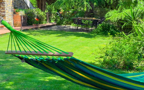 Casa Delle Chicche - Imperia: Verde, Giardino, Prato, Parco, Swing