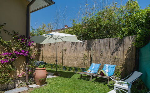 Appartamento Stipeto: Materiale Composito, Portico, Eco Hotel, Shade, Deck, Mobili Da Esterno, Balcone, Terrazza, Vaso Di Fiori, Color Legno