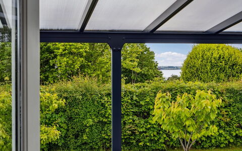 Eweline - 400M from the Sea: Shade, Giardino, Struttura Esterna, Metallo, Bicchiere, Terrazza, Pergola, Padiglione, Landscaping, Mobili Da Esterno