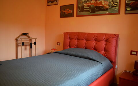 Casa Carletto, Abruzzo: Camera Da Letto, Letto, Lenzuolo, Bedding, Telaio Del Letto, Mobilia, Biancheria, Pavimento, Camera, Color Legno