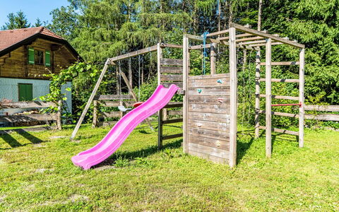 Oase im Grünen: Legna, Attrezzatura Giochi All'Aperto, Giardino, Recinzione, Terreno Di Gioco, Landscaping, Cortile, Backyard, Corrimano, Parco