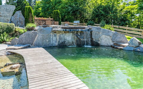 Oase im Grünen: Roccia, Giardino, Landscaping, Piscina, Giochi D'Acqua, Backyard, Stagno, Ricorrere, Eco Hotel, Design