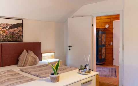 Oase im Grünen: Mobilia, Interior Design, Pavimento, Pavimentazione, Parete, Letto, Camera, Legna, Soffitto, Camera Da Letto