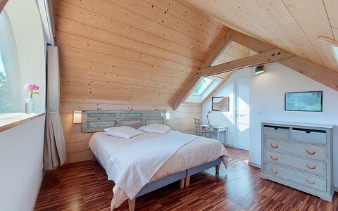 Le Préau: Mobilia, Interior Design, Legna, Camera Da Letto, Letto, Soffitto, Pavimento, Pavimentazione, Camera, Illuminazione