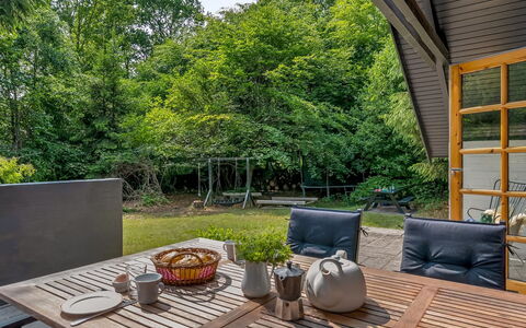 Armgard - 600M from the Sea: Tetto, Casa, Porta, Villetta, Shade, Raccordo, Cortile, Estate, Backyard