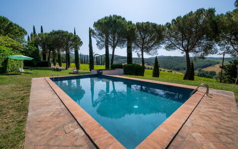 Passignano: Blu, Piscina, Landscaping, Giardino, Giochi D'Acqua, Shade, Backyard, Hacienda, Eco Hotel