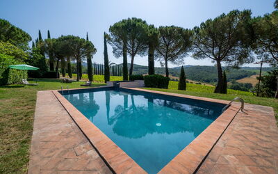 Passignano: Blu, Piscina, Landscaping, Giardino, Giochi D'Acqua, Shade, Backyard, Hacienda, Eco Hotel