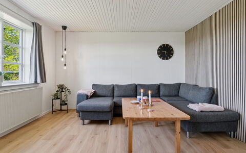 Agny - 2.2Km from the Sea: Interior Design, Pavimentazione, Parete, Mobilia, Legna, Pavimento, Soffitto, Divano, Pavimento In Legno, Soggiorno