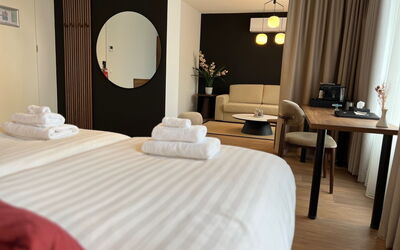 Zen Kitchen & Boutique Hotel 400.5: Interior Design, Parete, Pavimentazione, Pavimento, Camera Da Letto, Letto, Mobilia, Legna, Camera, Tessile