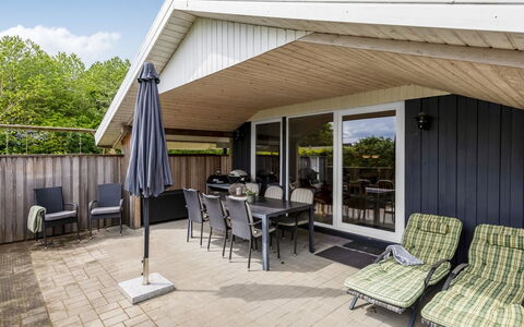 Irlin - 850M from the Sea: Legna, Portico, Casa, Mobilia, Shade, Porta, Mobili Da Esterno, Latifoglie, Deck, Sedia