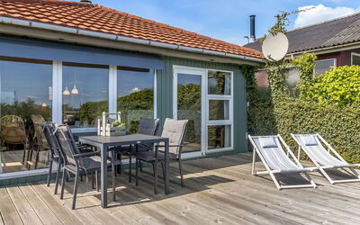 Egonie - 100M from the Sea