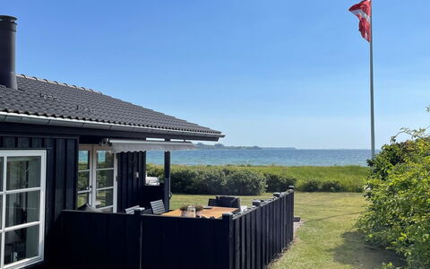 Withger - 20M from the Sea: Casa, Casa, Tetto, Zona Residenziale, Villetta, Estate, Agriturismo, Prato, Landscaping, Raccordo