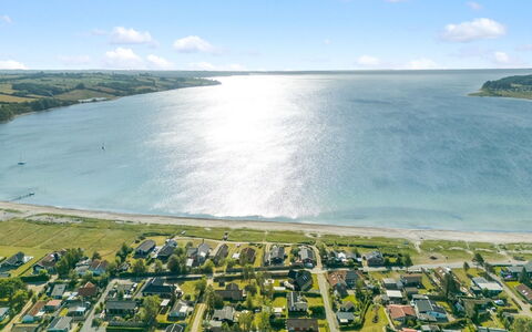 Withger - 20M from the Sea: Casa, Casa, Tetto, Zona Residenziale, Villetta, Estate, Agriturismo, Prato, Landscaping, Raccordo