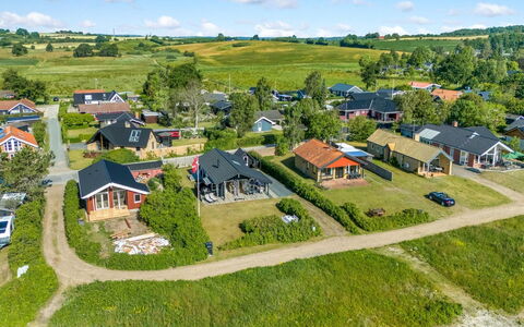 Withger - 20M from the Sea: Casa, Casa, Tetto, Zona Residenziale, Villetta, Estate, Agriturismo, Prato, Landscaping, Raccordo