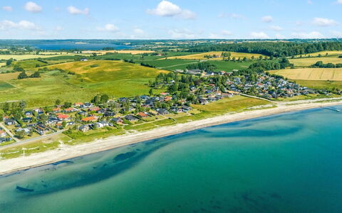 Withger - 20M from the Sea: Casa, Casa, Tetto, Zona Residenziale, Villetta, Estate, Agriturismo, Prato, Landscaping, Raccordo
