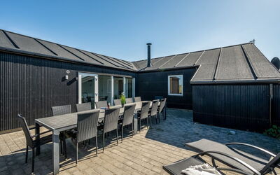 Agnes - 900M from the Sea